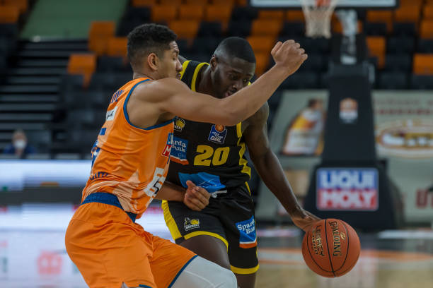 赛场表现塑 赛场表现塑