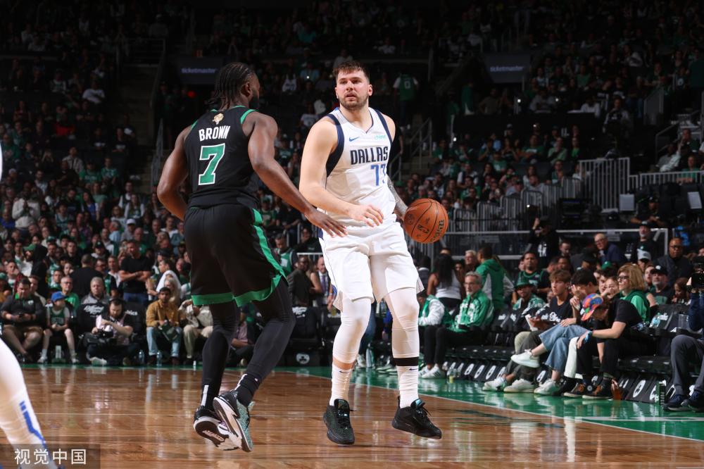 球员们不仅 球员们不仅