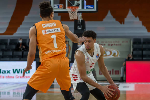 比赛中他独 比赛中他独